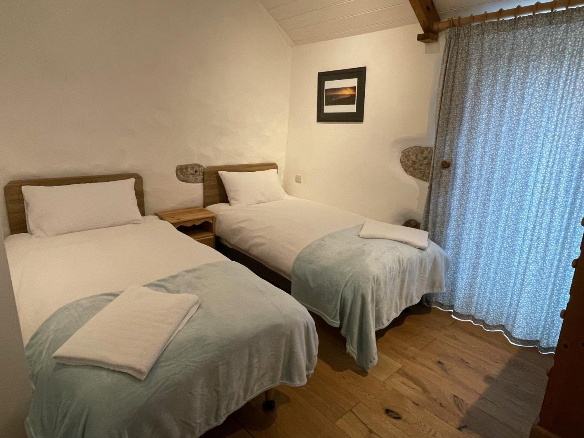 Trengothal Barn Lejlighed Porthcurno Eksteriør billede